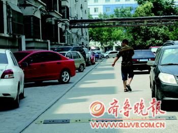 ���t(y��)Ժ�Ҍ�Ժ��(n��i)���ɵ���߅ͣ�M��܇,�е�ֱ��ͣ��·���g������ӛ����诔z