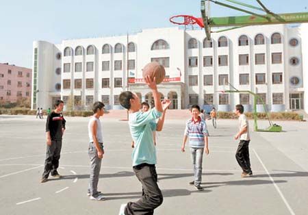 ���׸�һ���W(xu��)У�Ļ@���(ch��ng)����ԓУ�ČW(xu��)�����������n���r(sh��)�g��@�������Y�ψDƬ��