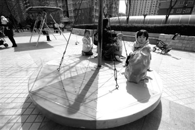 ?�A�v�@С�^(q��)��(n��i)��ԭ���Ă���λ�ă�ͯ���D(zhu��n)�ʘ��O(sh��)ʩ�Hʣ���������A�r��ӛ����֮���z