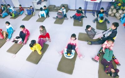 ���������������^(q��)��Ⱦ��������(j��)�К����_(t��i)�A(y��)��(b��o)�������������Н��F�����ϱ��L(f��ng)���(q��)ɢ�F�����D��R��һС���꼉(j��)�ĺ��ӂ�?c��)ڌW(xu��)У���������w���n������(b��o)ӛ��